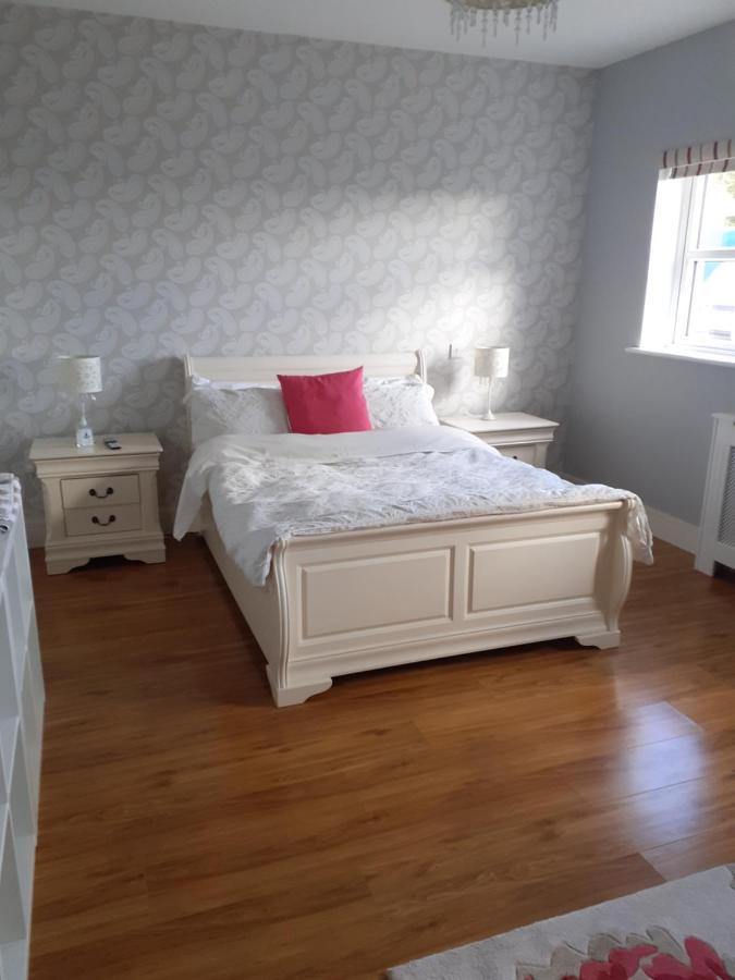 Private Room In Superb House Bed 1 Nobber Exteriör bild