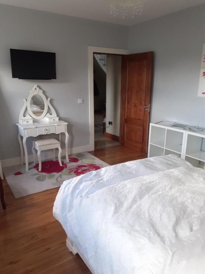 Private Room In Superb House Bed 1 Nobber Exteriör bild