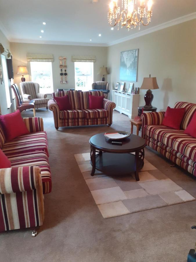 Private Room In Superb House Bed 1 Nobber Exteriör bild